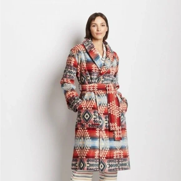 Pendleton Multicolor Patterned Robe - Picture 2 of 12